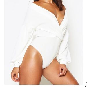 NEW Boohoo twist front bodysuit
